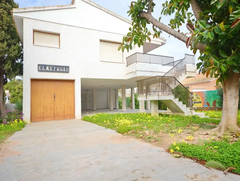Chalet en venta en Orihuela Costa