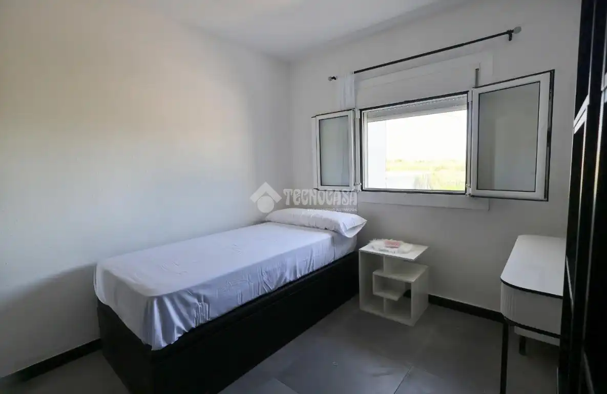 Habitación de Casa adosada en venta en Sagunto / Sagunt con Aire acondicionado, Calefacción y Terraza