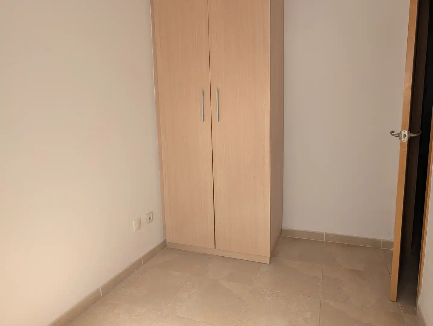 Schlafzimmer von Wohnung zum Verkauf in Gilet mit Terrasse und Ofen