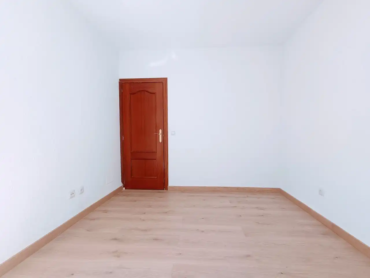 Bedroom of Flat for rent in Madrid  with Air Conditioner and Oven