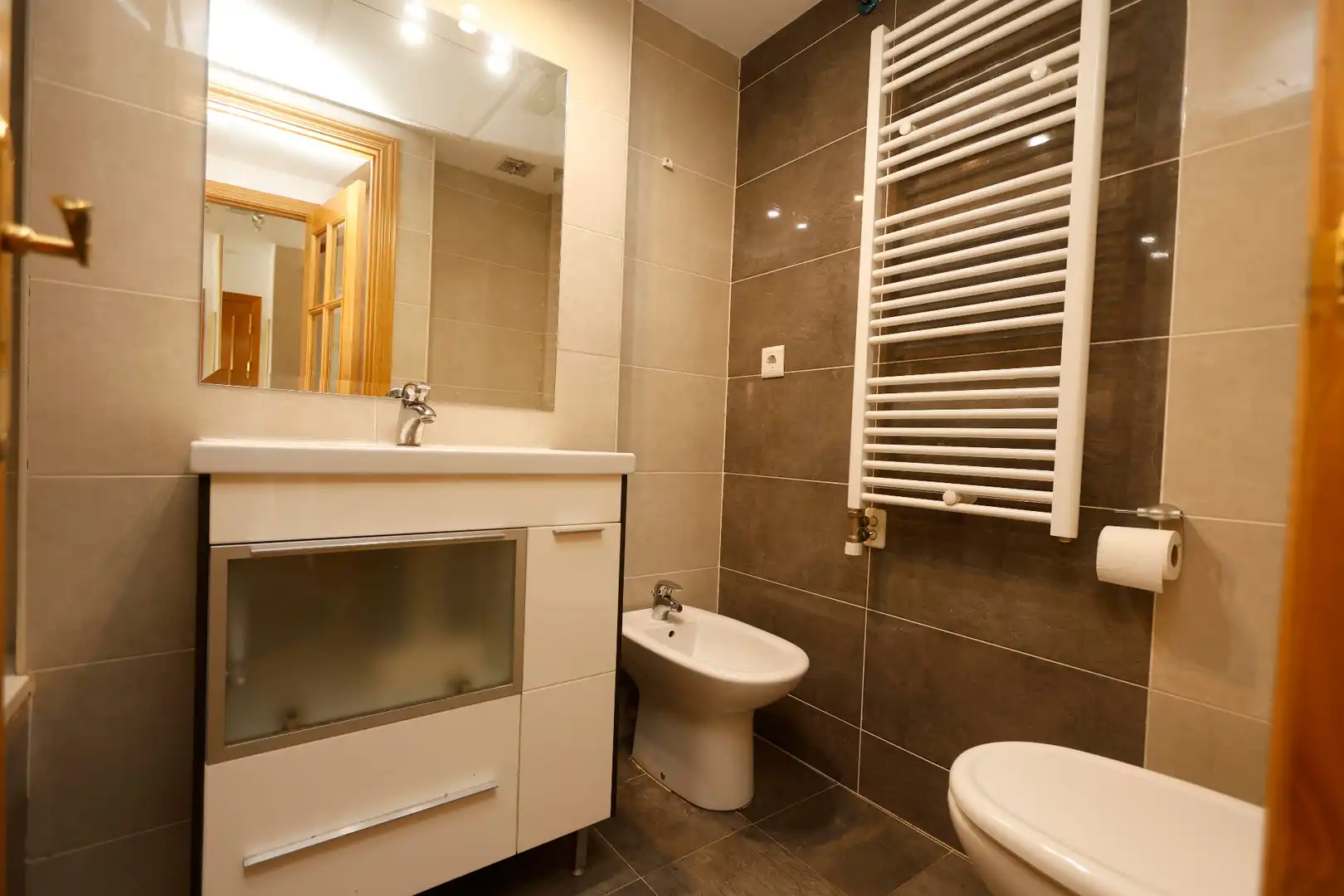 Baño de Apartamento en venta en Zaragoza con Aire acondicionado, Calefacción y Horno