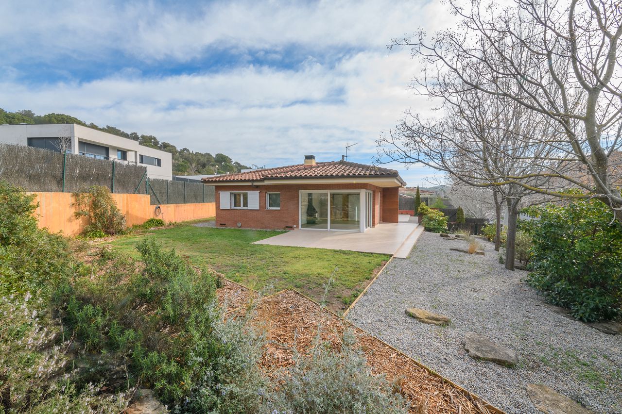 Garden of House or chalet for sale in Begues  with Heating, Private garden and Parquet flooring