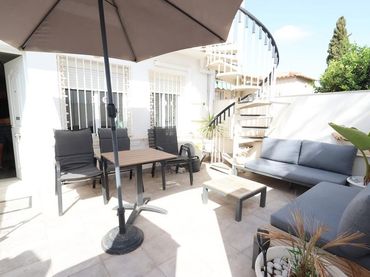 Detached house with pool for sale in Zona Carrefour - Urbanizaciones