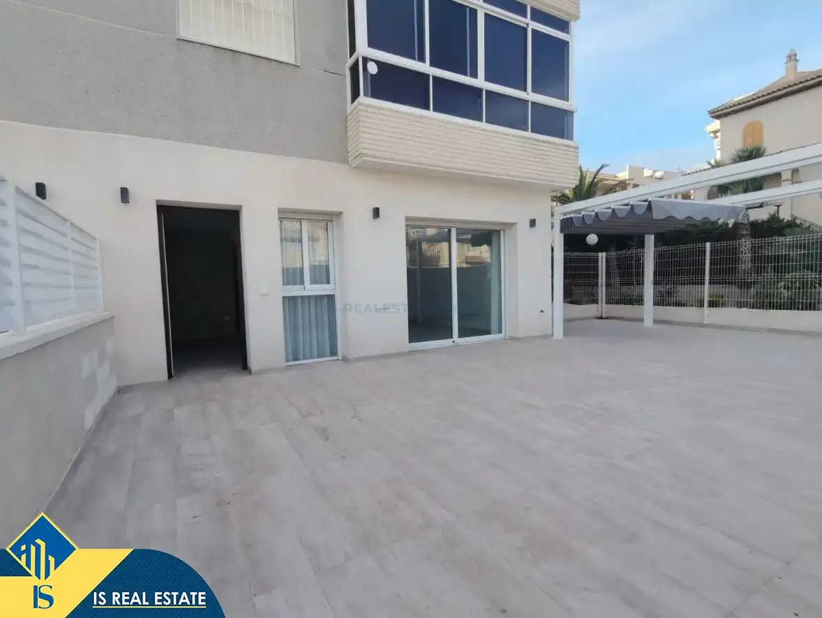 Casa amb piscina en venda a Centro, imagen 2