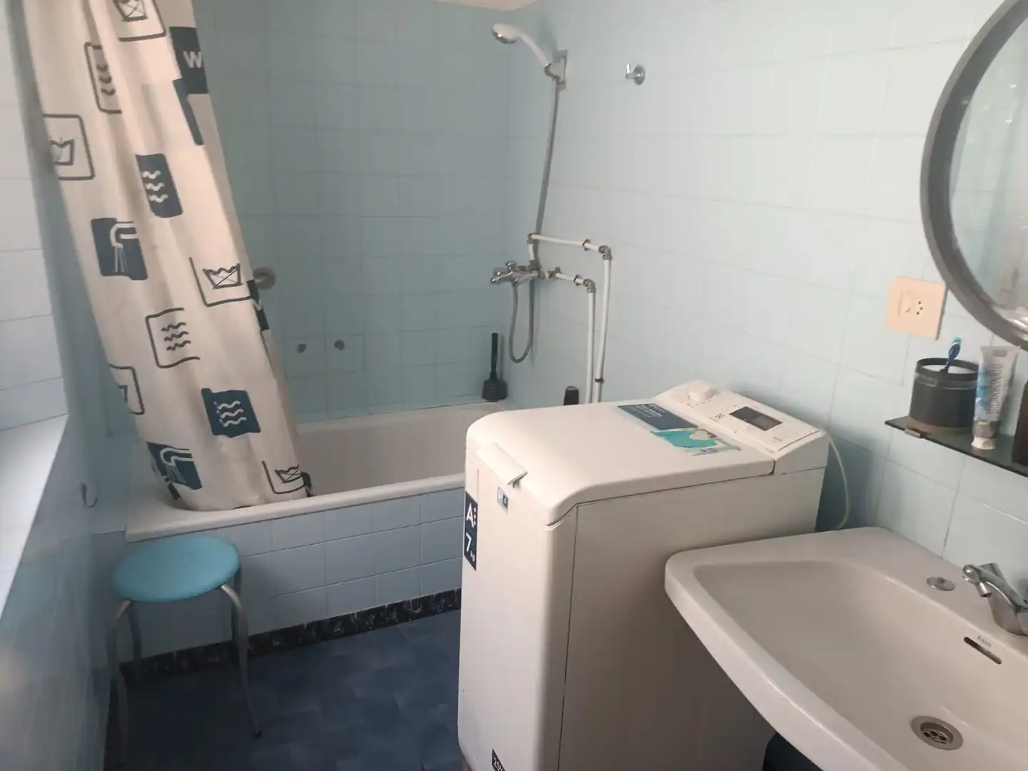 Bany de Pis en venda en Anglès amb Calefacció, Terrassa i Traster
