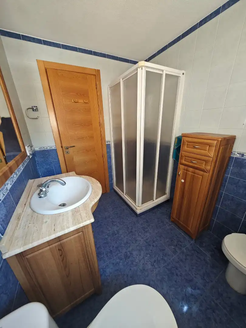 Baño de Casa adosada en venta en Toledo con Aire acondicionado, Calefacción y Horno