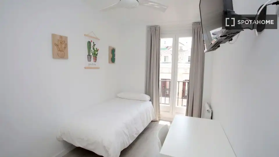 Room in Sol