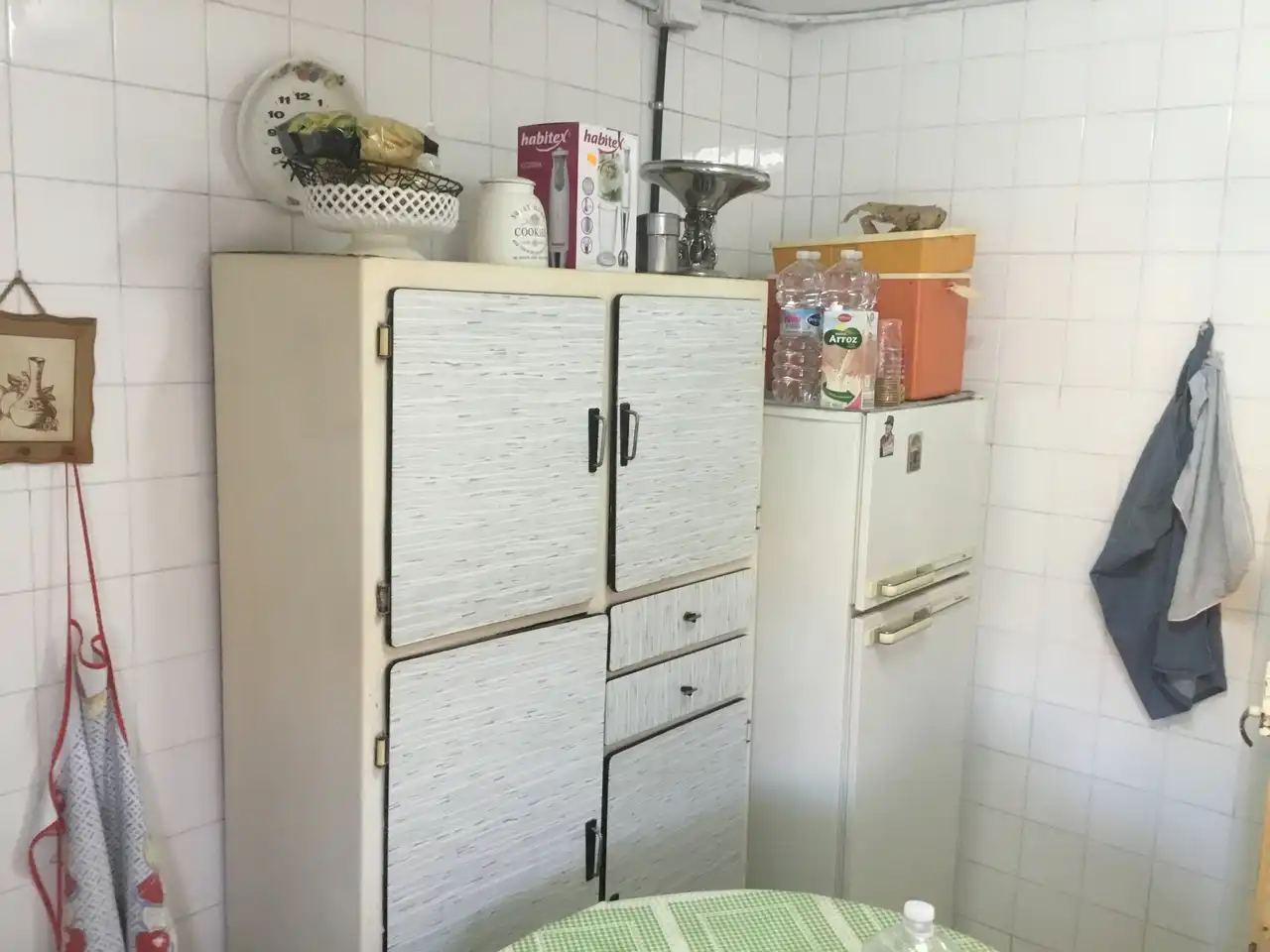 Cuina de Casa adosada en venda en Villamayor de los Montes amb Calefacció, Parquet i Moblat