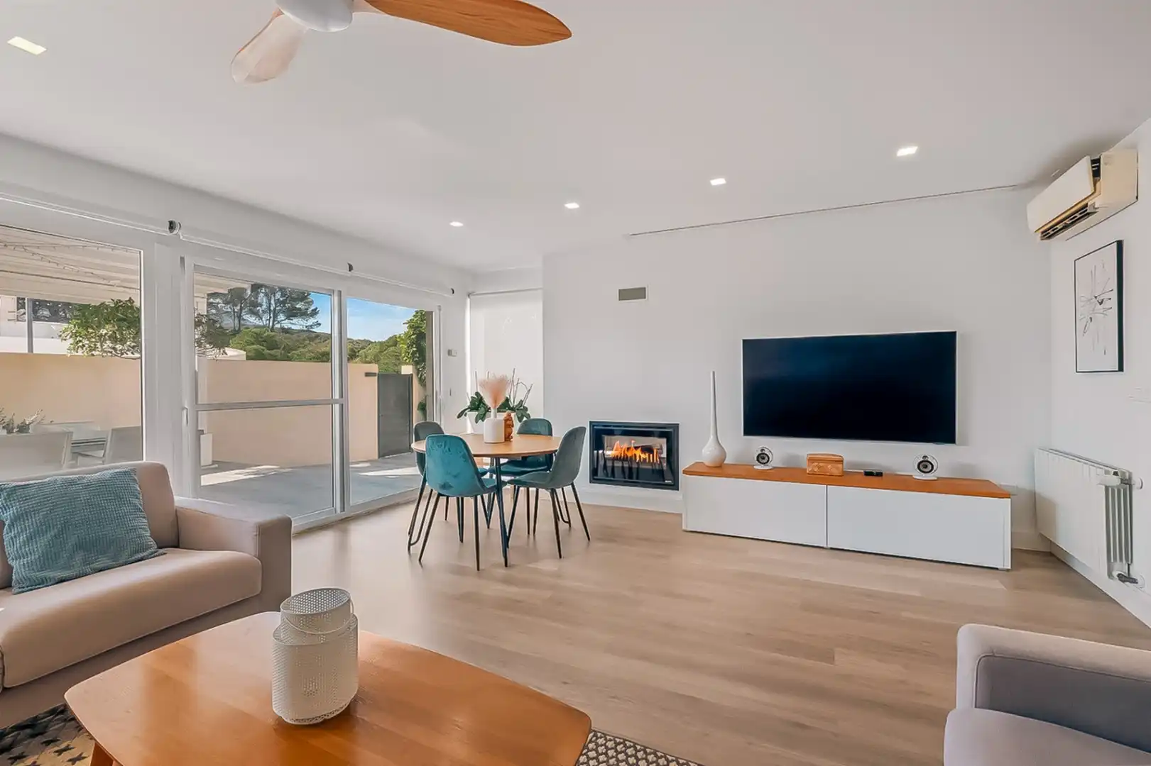 Sala de estar de Casa o chalet en venta en L'Alfàs del Pi con Aire acondicionado, Calefacción y Piscina