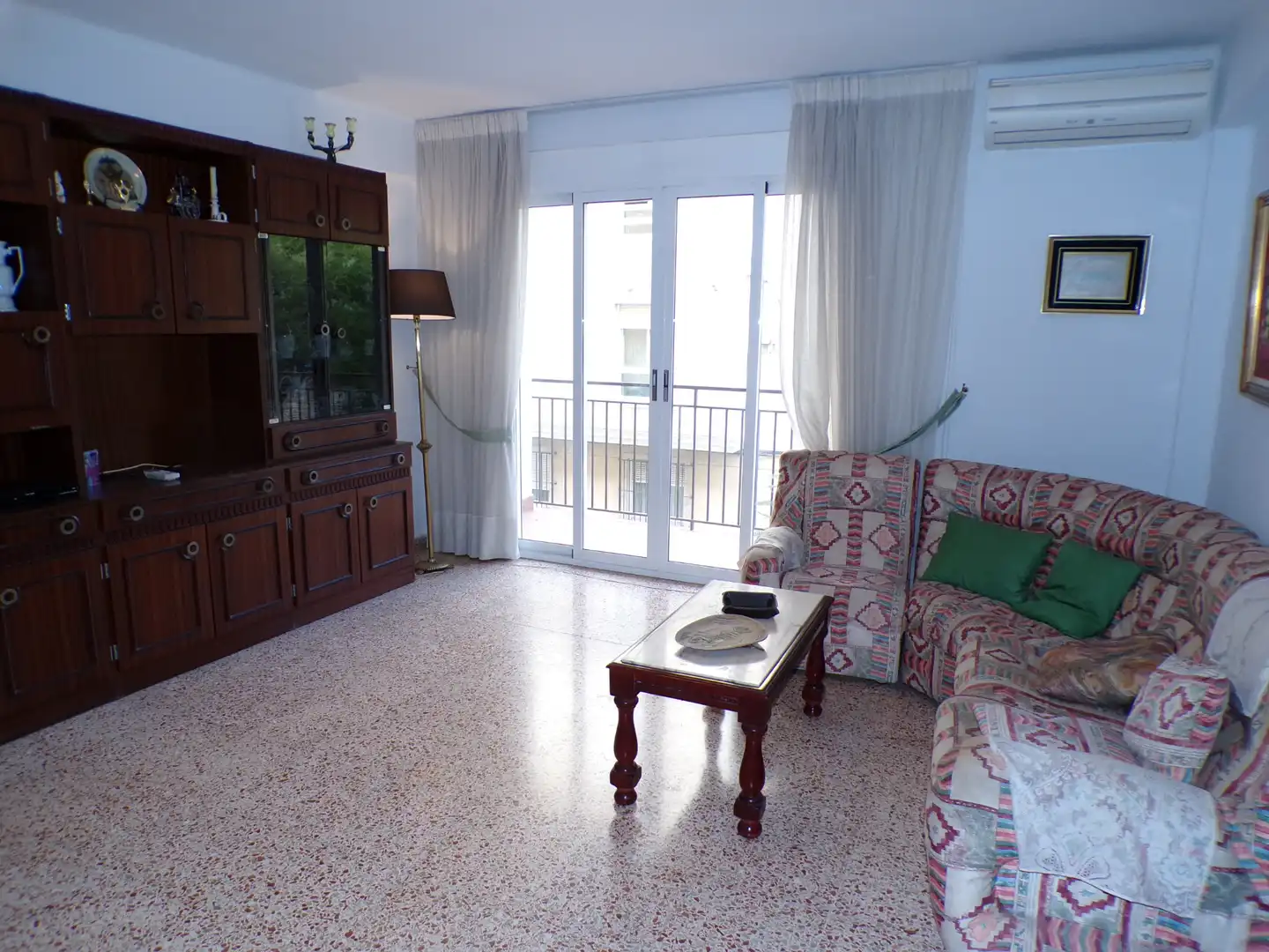 Schlafzimmer von Wohnung zum Verkauf in Rocafort mit Ofen und Balkon