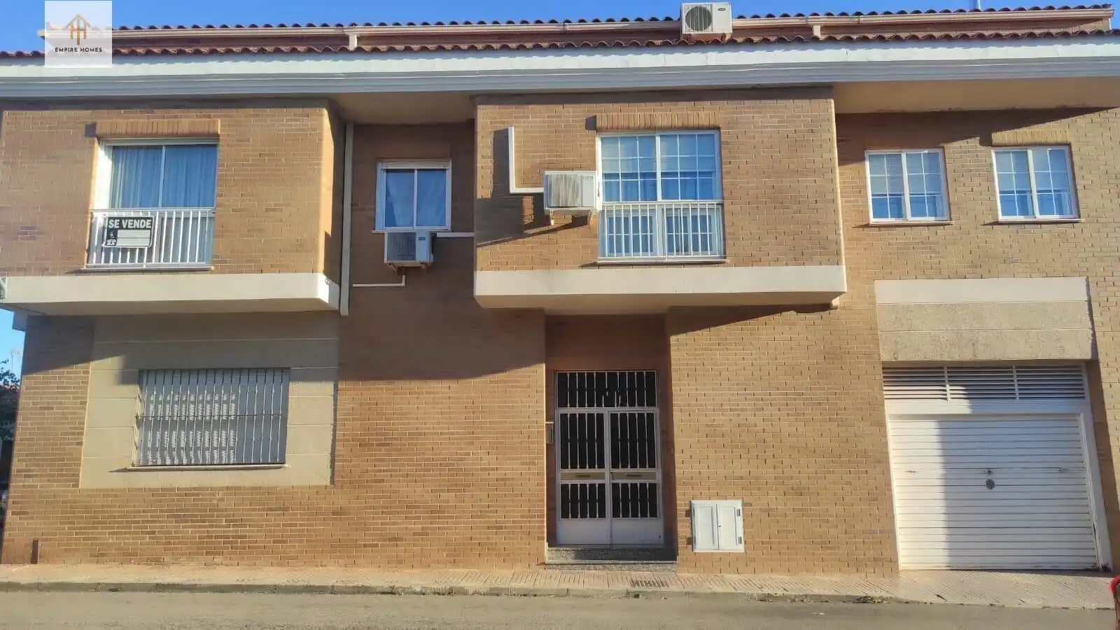 Vista exterior de Casa o xalet en venda en Cáceres amb Aire condicionat, Traster i Moblat