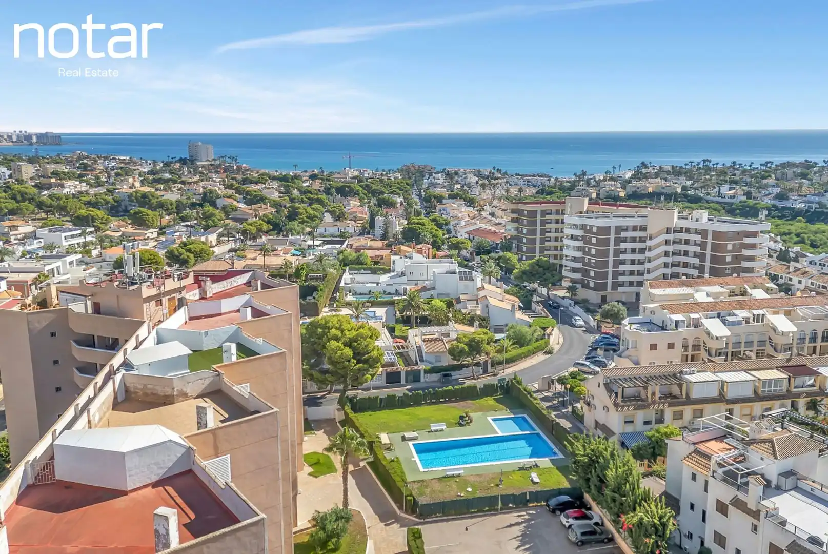 Apartamento con piscina en venta en La Zenia