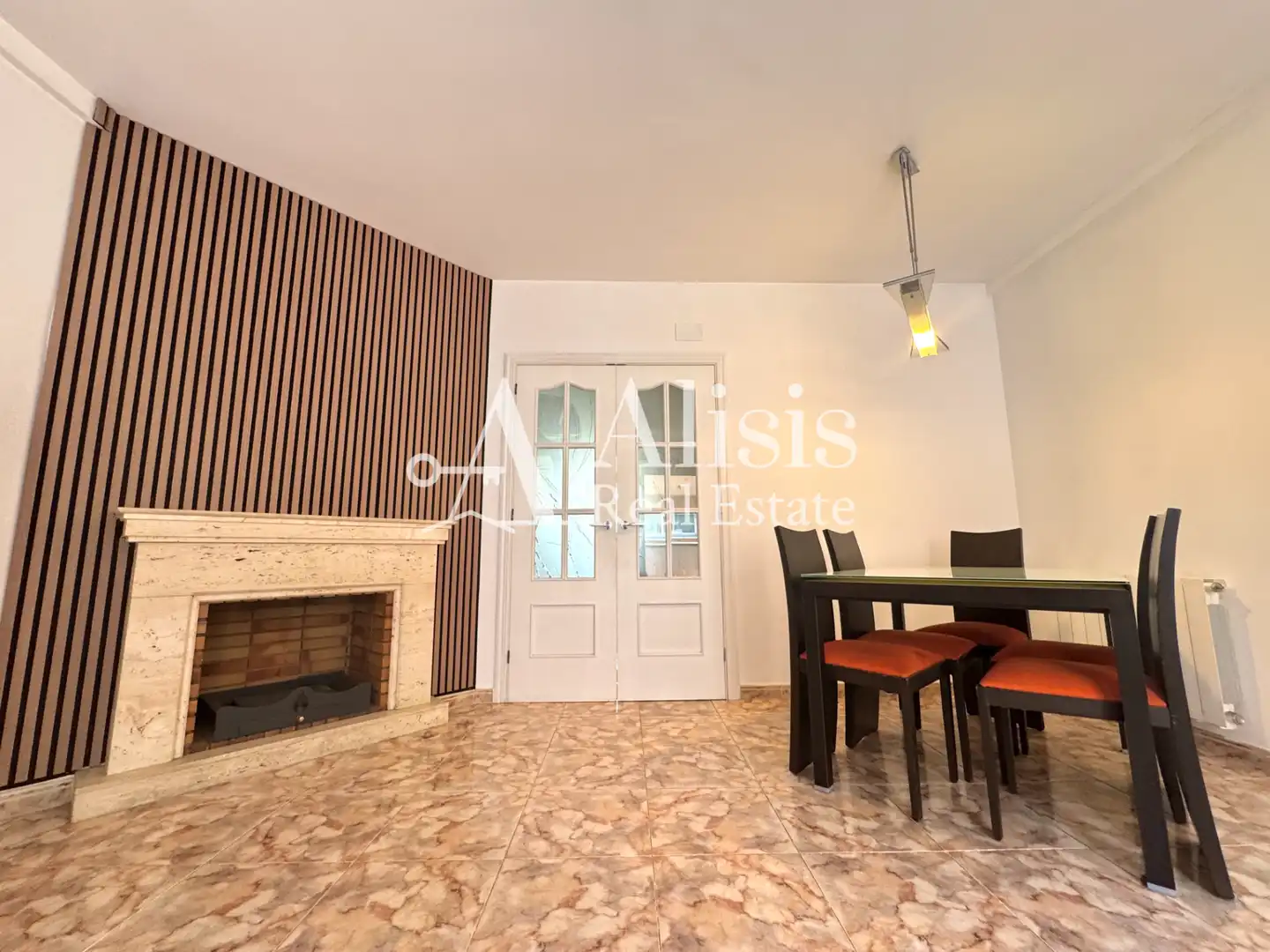 Wohnzimmer von Einfamilien-Reihenhaus zum Verkauf in Pallejà mit Klimaanlage, Heizung und Terrasse