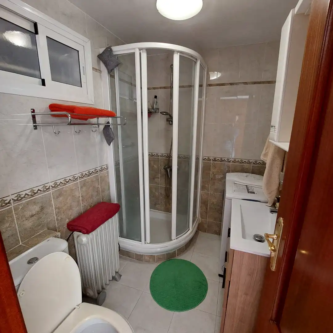 Badezimmer von Wohnung zur Miete in Benalmádena mit Klimaanlage, Möbliert und Gemeinschaftspool
