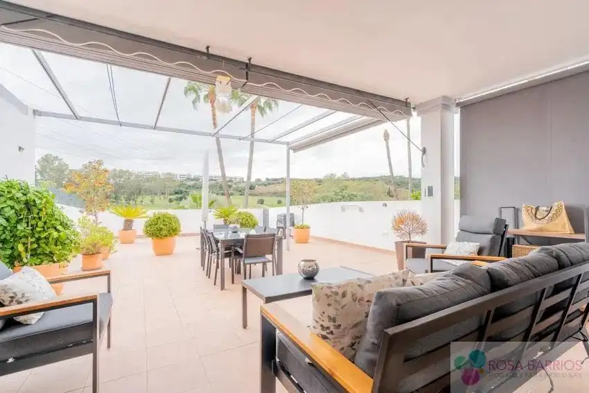 Terrassa de Casa adosada en venda en Estepona amb Terrassa, Traster i Piscina comunitària