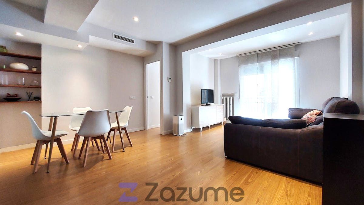 Sala de estar de Piso de alquiler en  Madrid Capital con Aire acondicionado, Calefacción y Amueblado
