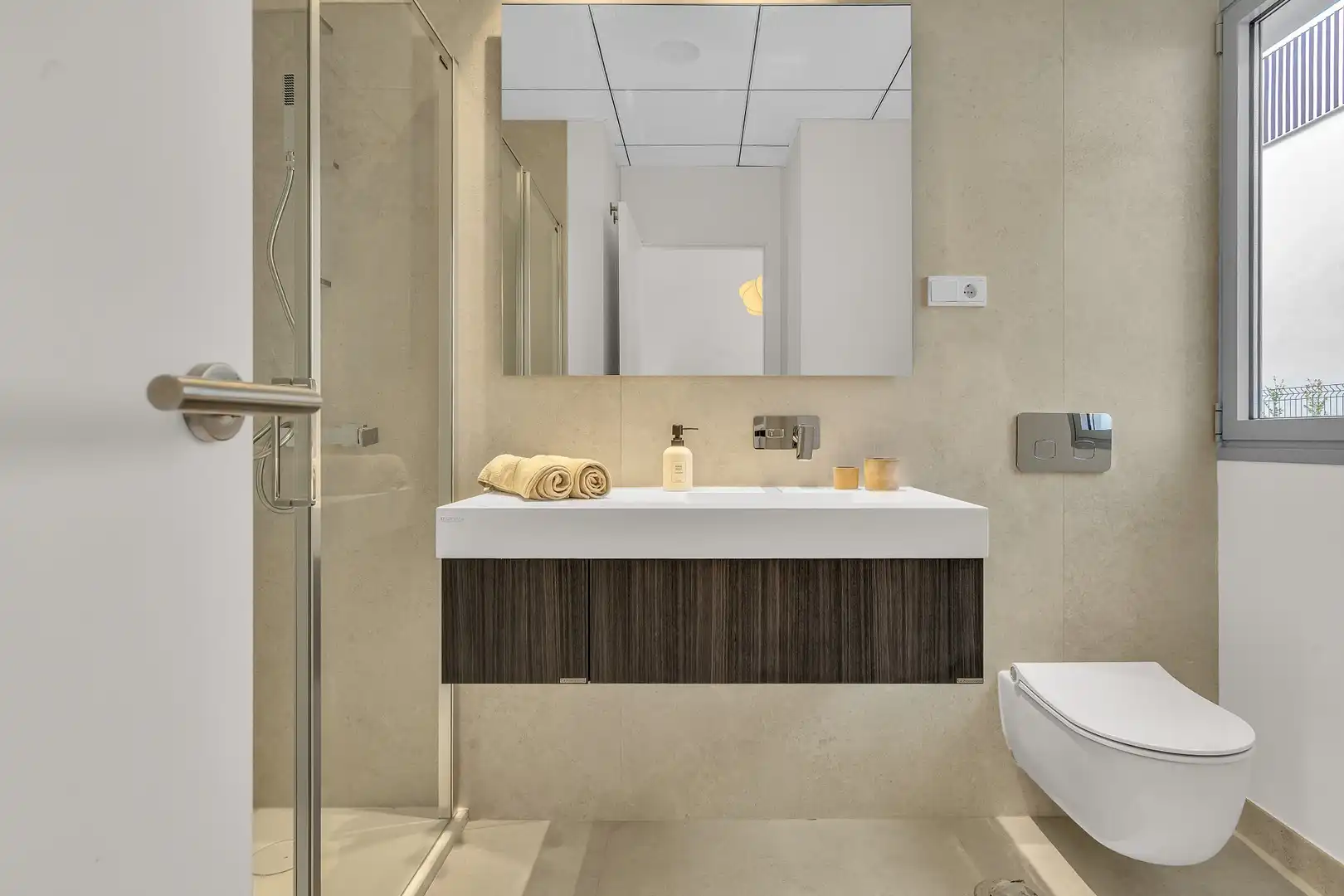Bathroom of Ground floor for sale in Marbella  with Air Conditioner, Private garden and Terrace
