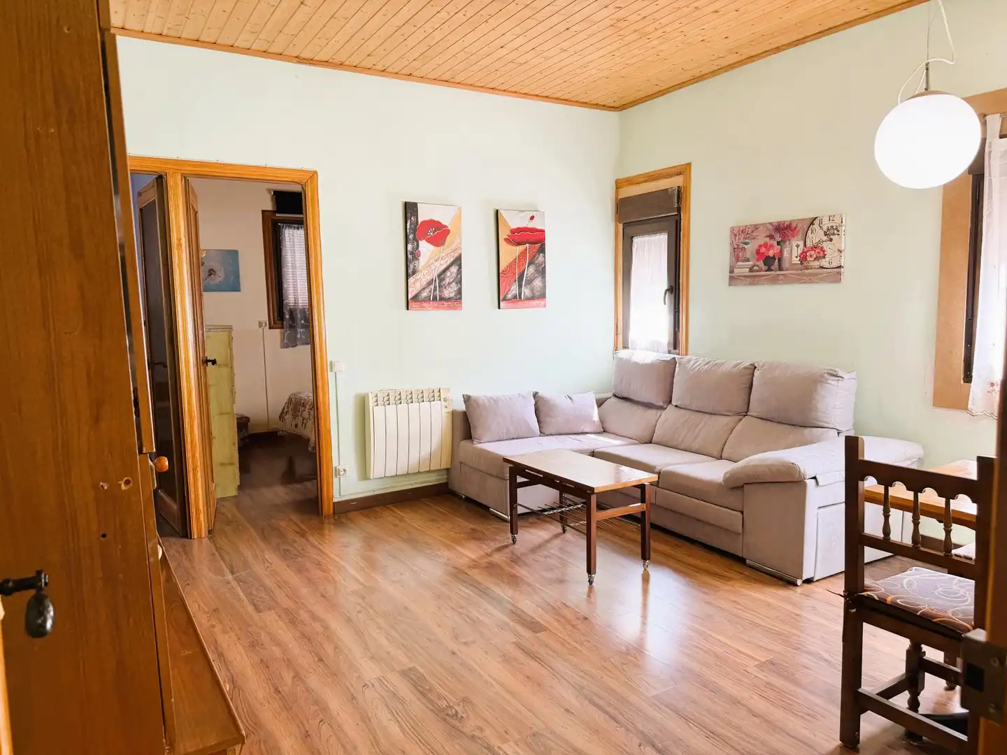 Living room of Flat for sale in Guardiola de Berguedà  with Heating, Furnished and TV