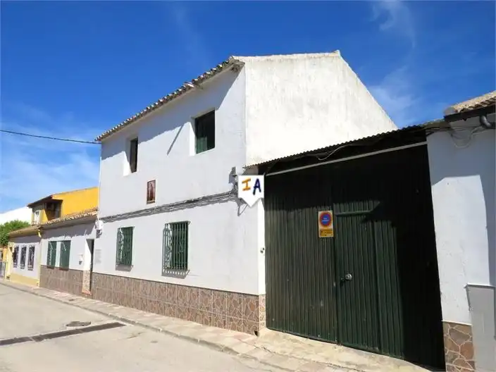 Adossat amb piscina en venda a Martos