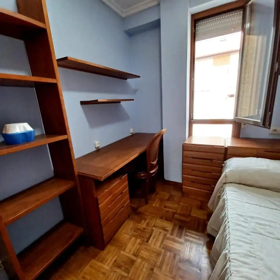 Schlafzimmer von Wohnung zur Miete in Ourense Capital  mit Heizung, Privatgarten und Möbliert
