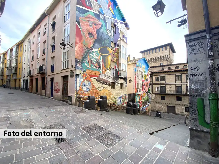 Vista exterior de Pis en venda en Vitoria - Gasteiz amb Calefacció, Parquet i Traster