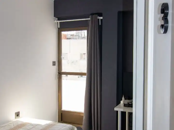 Schlafzimmer von Wohnung zur Miete in Camins al Grau