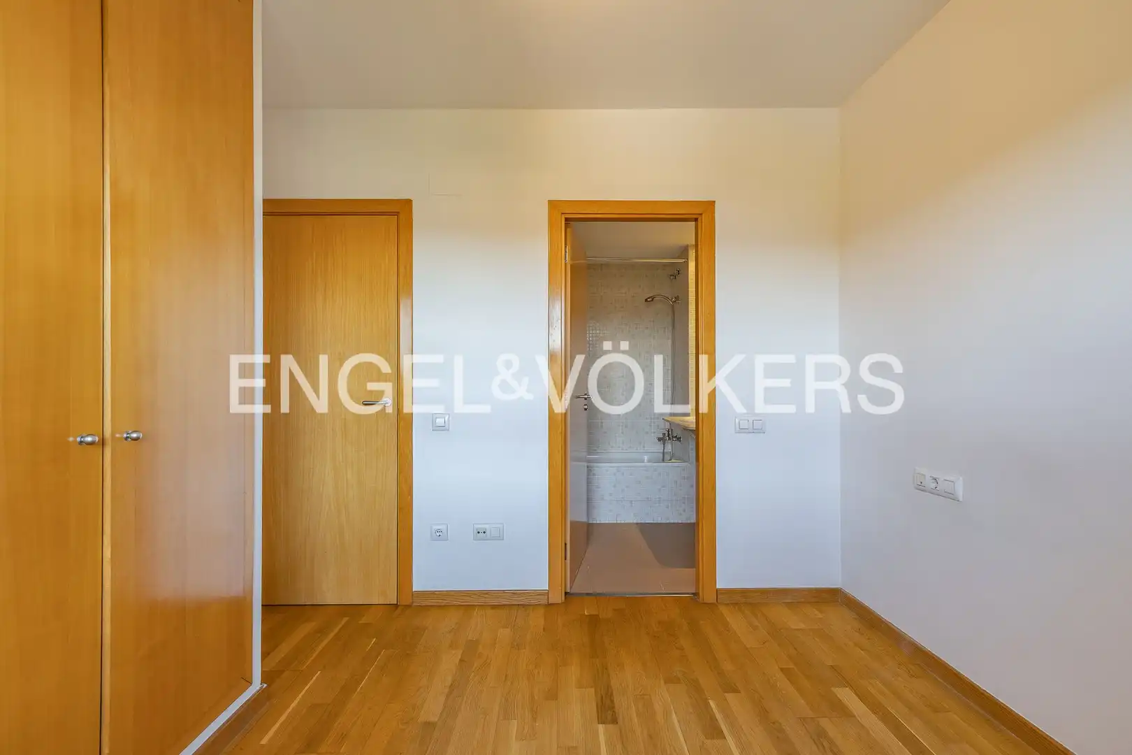 Flat for sale in Sant Cugat del Vallès  with Heating, Private garden and Parquet flooring