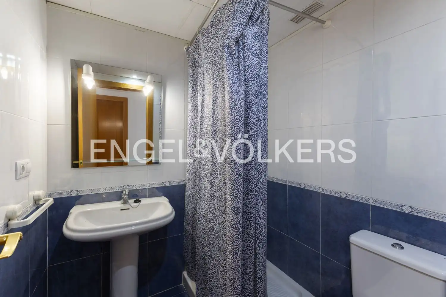 Badezimmer von Dachboden zur Miete in Valencia mit Klimaanlage, Heizung und Terrasse