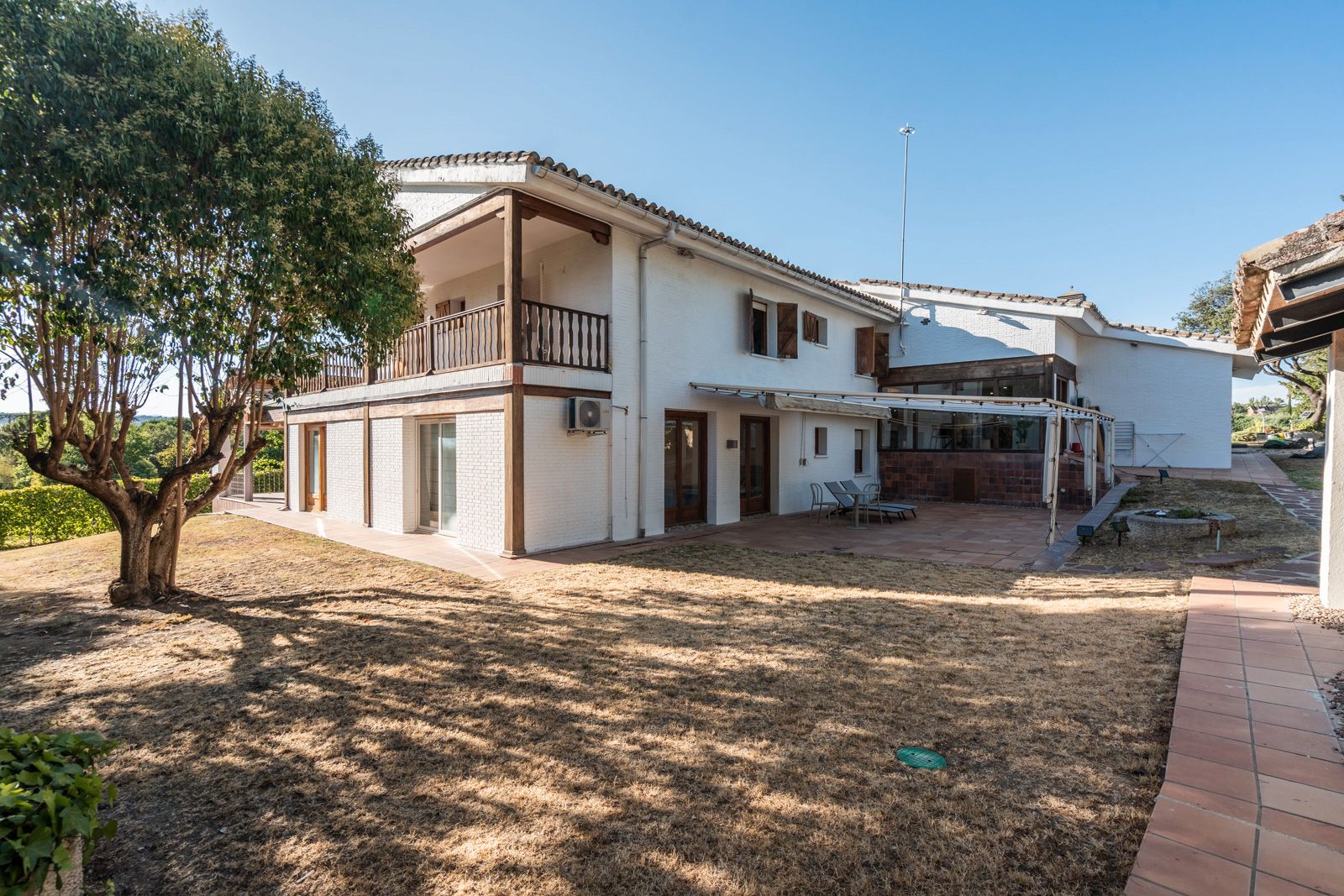 Vista exterior de Casa o chalet en venta en Las Rozas de Madrid con Aire acondicionado, Calefacción y Jardín privado