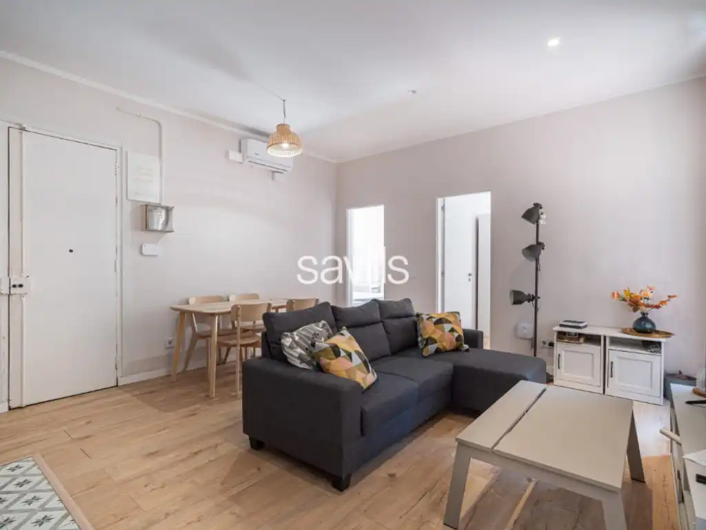 Living room of Apartments for sale in  Barcelona Capital  with Air Conditioner and Balcony