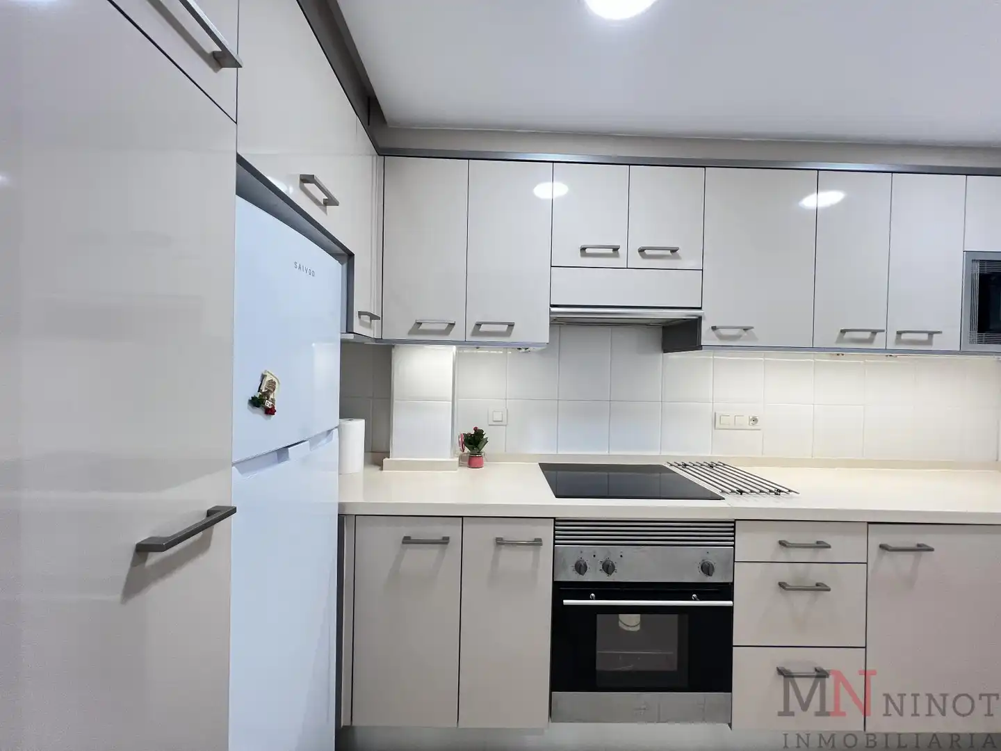 Cuina de Apartament en venda en Castellón de la Plana / Castelló de la Plana amb Aire condicionat, Calefacció i Terrassa