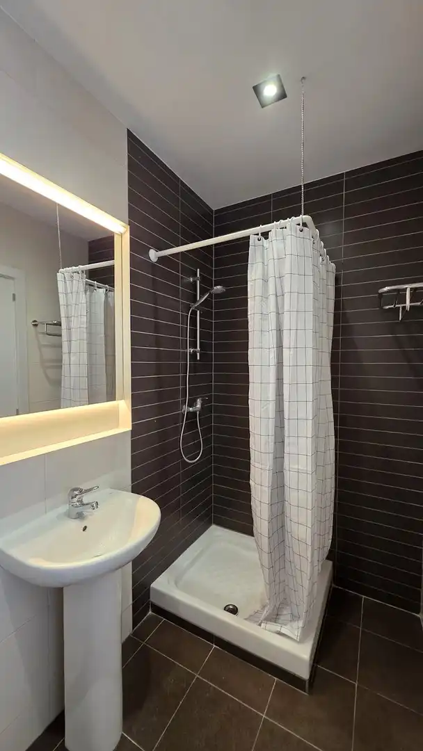 Badezimmer von Wohnung zur Miete in Barcelona mit Klimaanlage, Möbliert und Waschmaschine