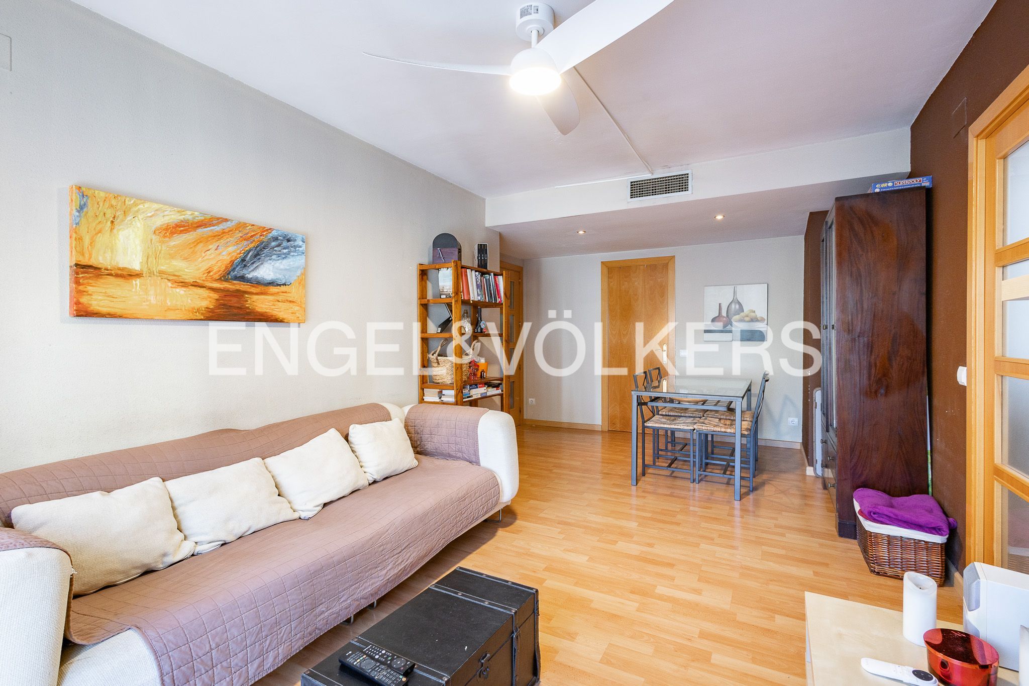 Living room of Flat for sale in Castelldefels  with Air Conditioner, Heating and Parquet flooring