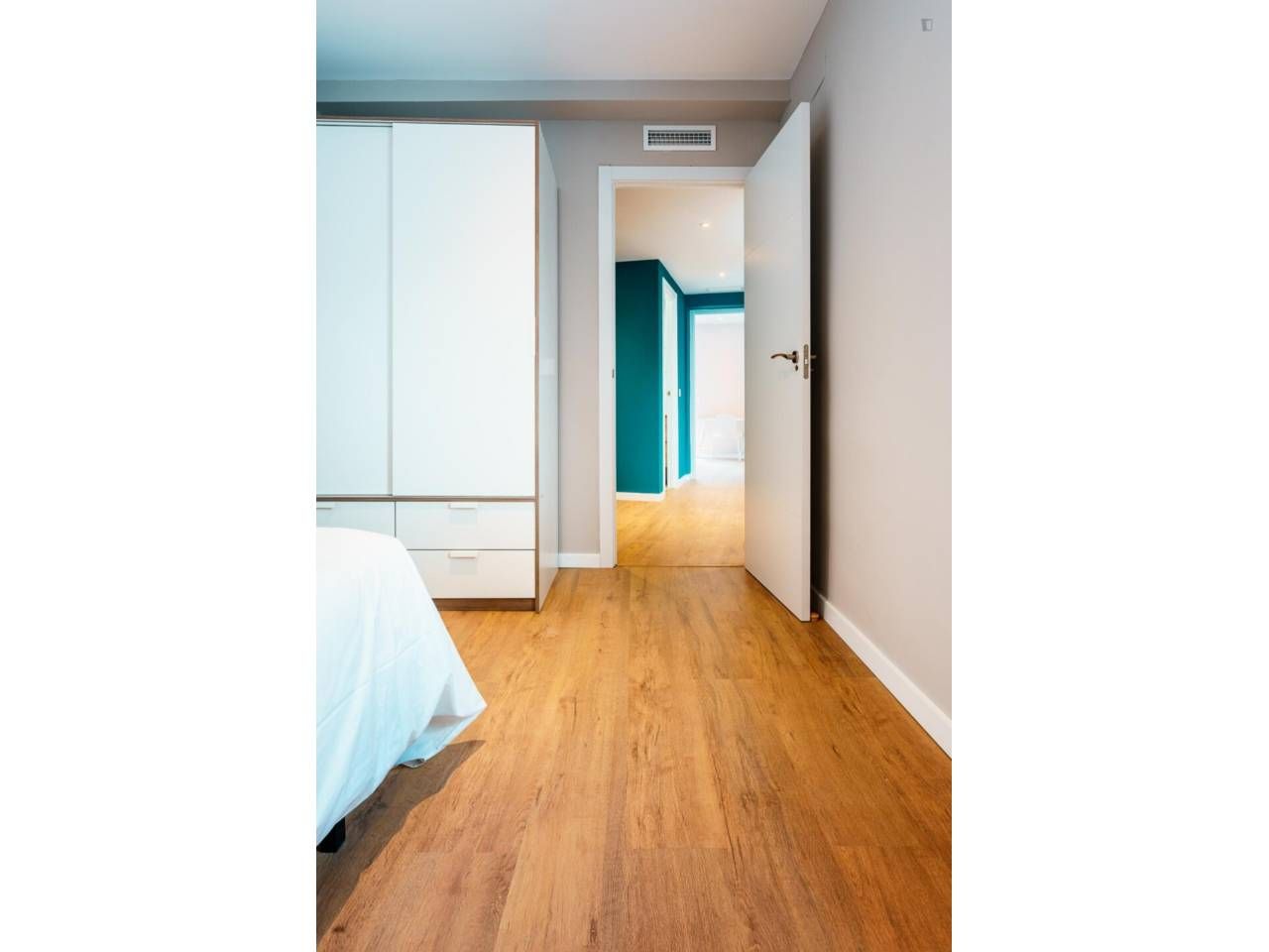 Flat for rent in Calle San Lorenzo, 17, Ensanche Centro - Puerto