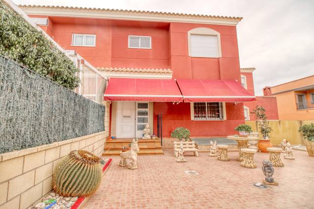 Casa-chalet en Venta en Calle Calvario en Albatera