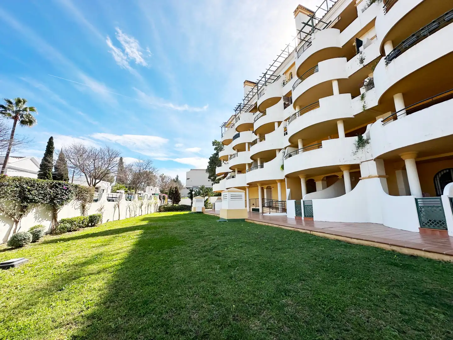 Dúplex amb piscina en venda a Urbanizacion a Nueva Andalucia 11, imagen 2