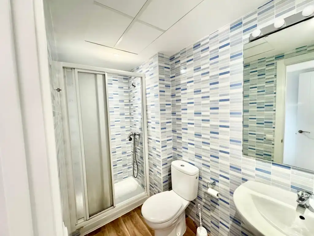Badezimmer von Wohnung zur Miete in Córdoba mit Terrasse