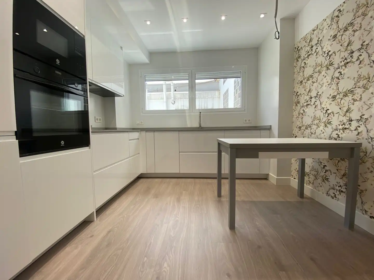 Kitchen of Study for rent in Zaragoza  with Furnished