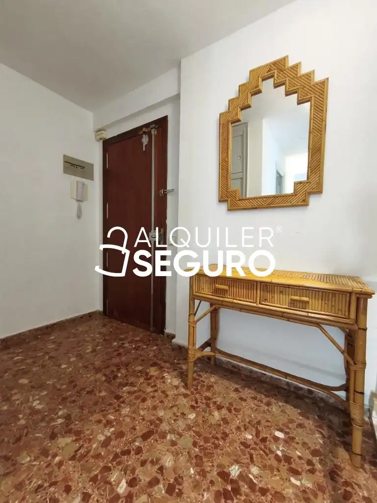 Ático de alquiler en El Campello con Terraza y Amueblado