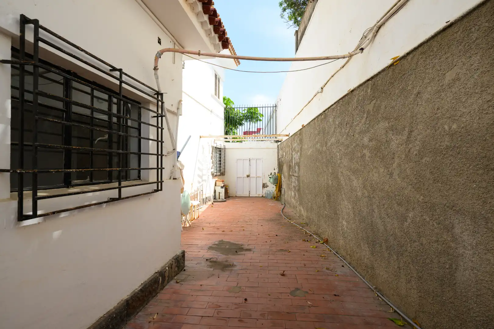 Vista exterior de Casa o xalet en venda en Las Palmas de Gran Canaria amb Aire condicionat, Jardí privat i Terrassa