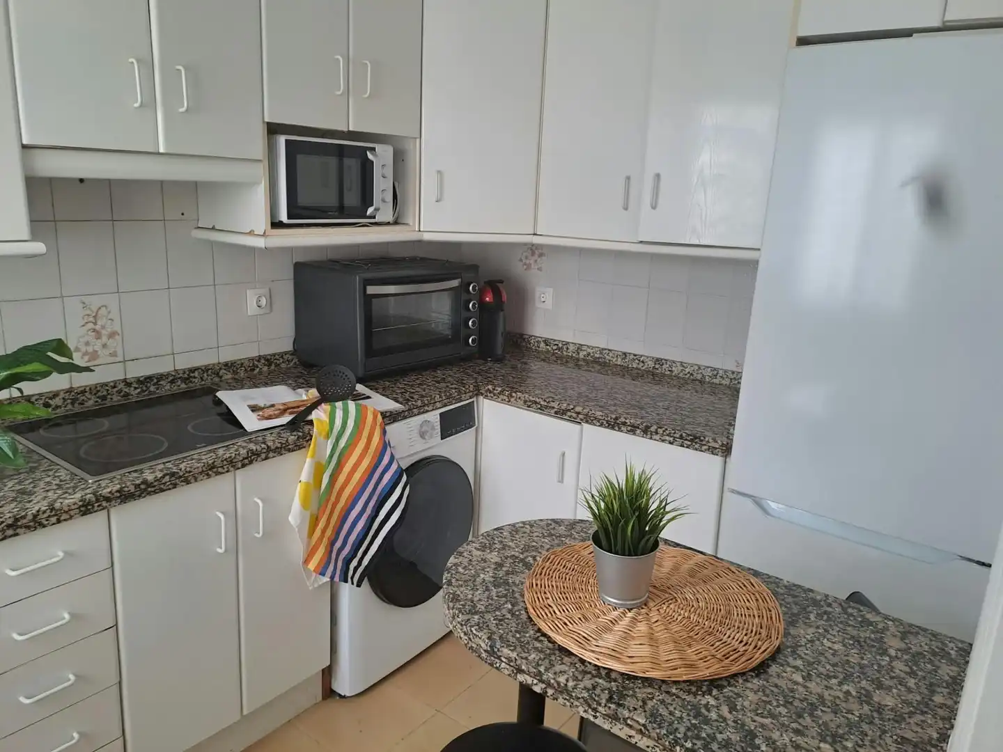 Cocina de Apartamento en venta en Oviedo  con Calefacción