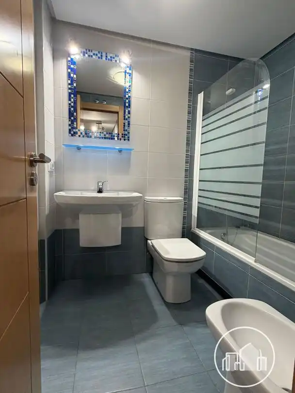 Baño de Piso en venta en Villarcayo de Merindad de Castilla la Vieja con Calefacción, Trastero y Amueblado
