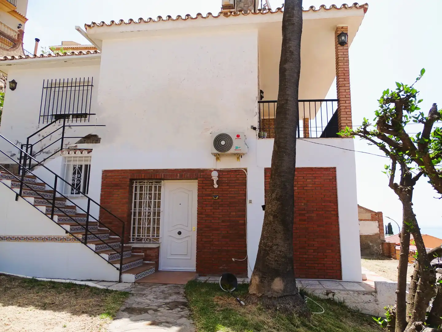 Vista exterior de Casa o chalet en venta en Rincón de la Victoria con Jardín privado y Amueblado