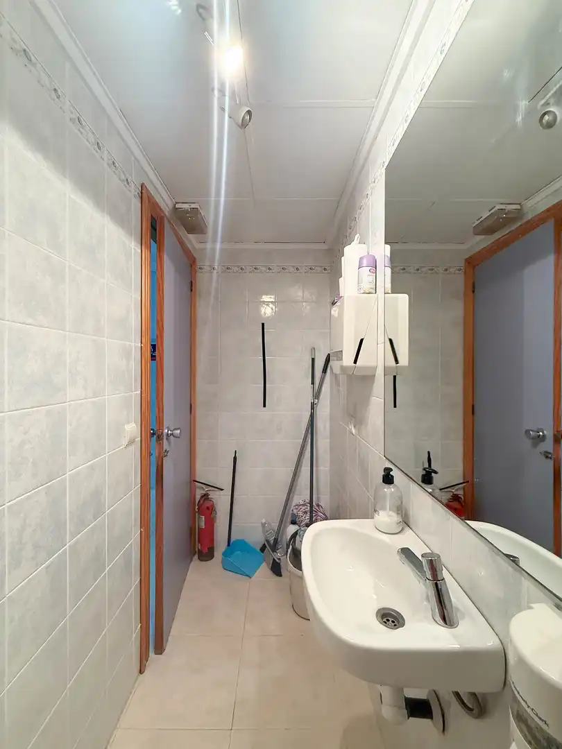 Bathroom of Commercial properties for sale in Valencia