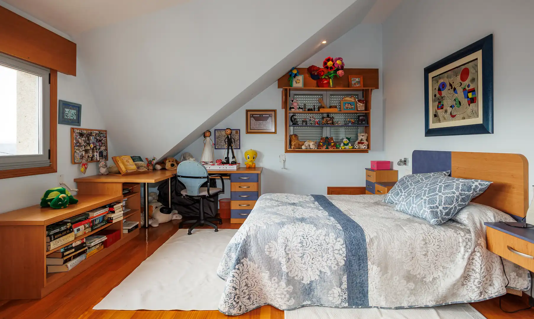 Schlafzimmer von Geschaftsraum zum Verkauf in Boqueixón mit Möbliert