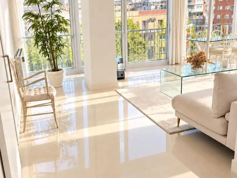Sala de estar de Piso en venta en  Madrid Capital con Aire acondicionado y Balcón