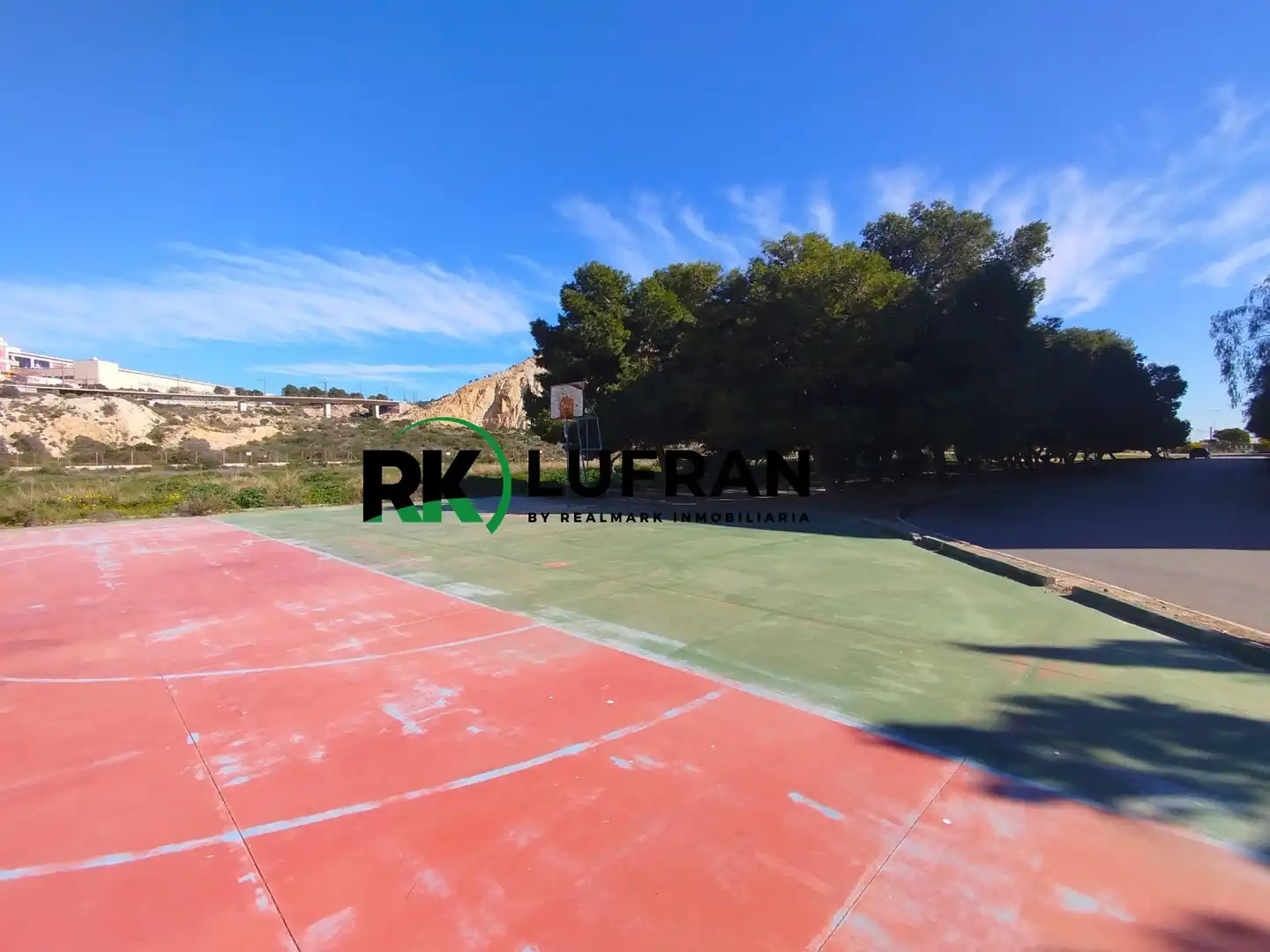 Piso en venta en Alicante / Alacant con Aire acondicionado y Balcón