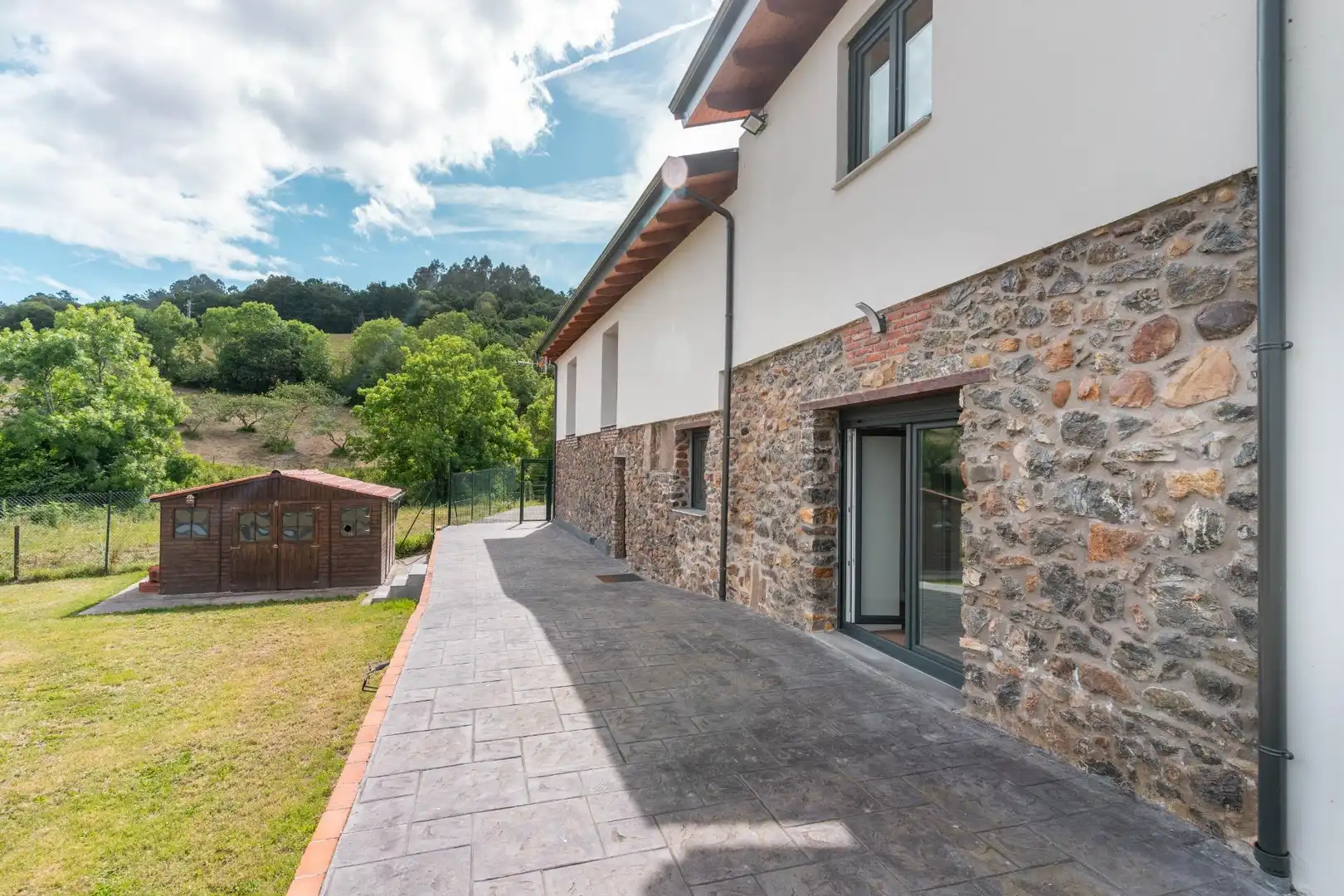 Vista exterior de Casa o chalet en venta en Grado con Calefacción, Terraza y Trastero