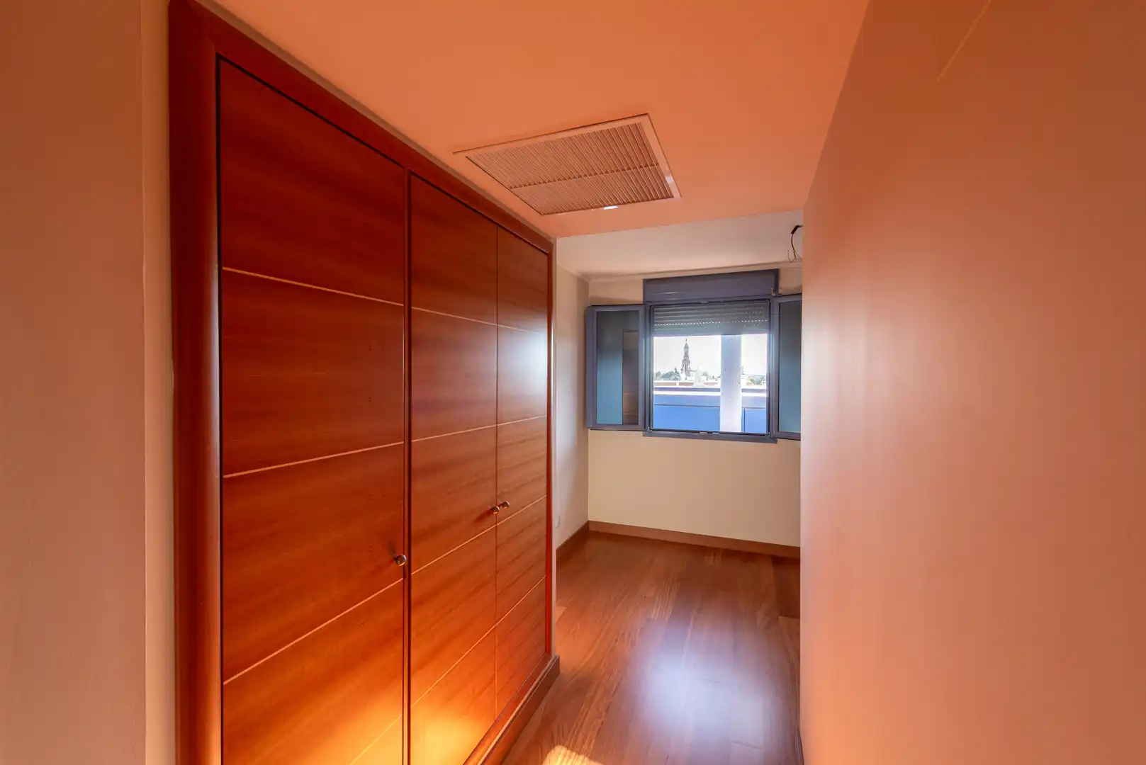 Attic for sale in Sevilla  with Air Conditioner, Heating and Parquet flooring