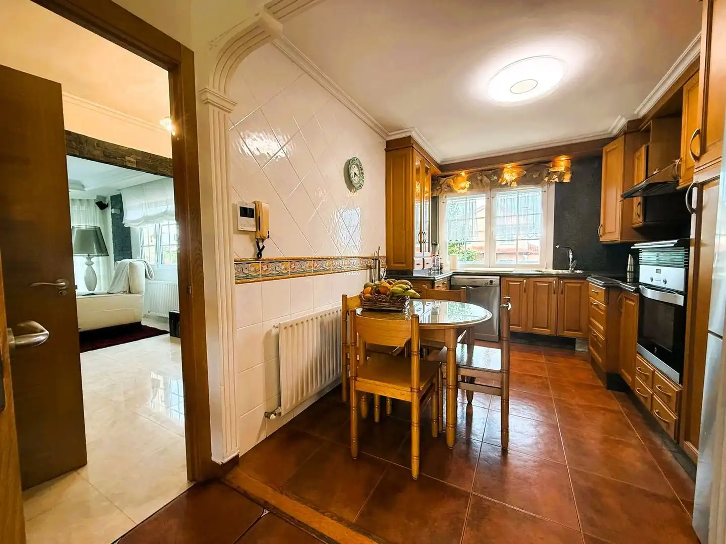 Cocina de Casa o chalet en venta en Gijón  con Calefacción, Terraza y Piscina
